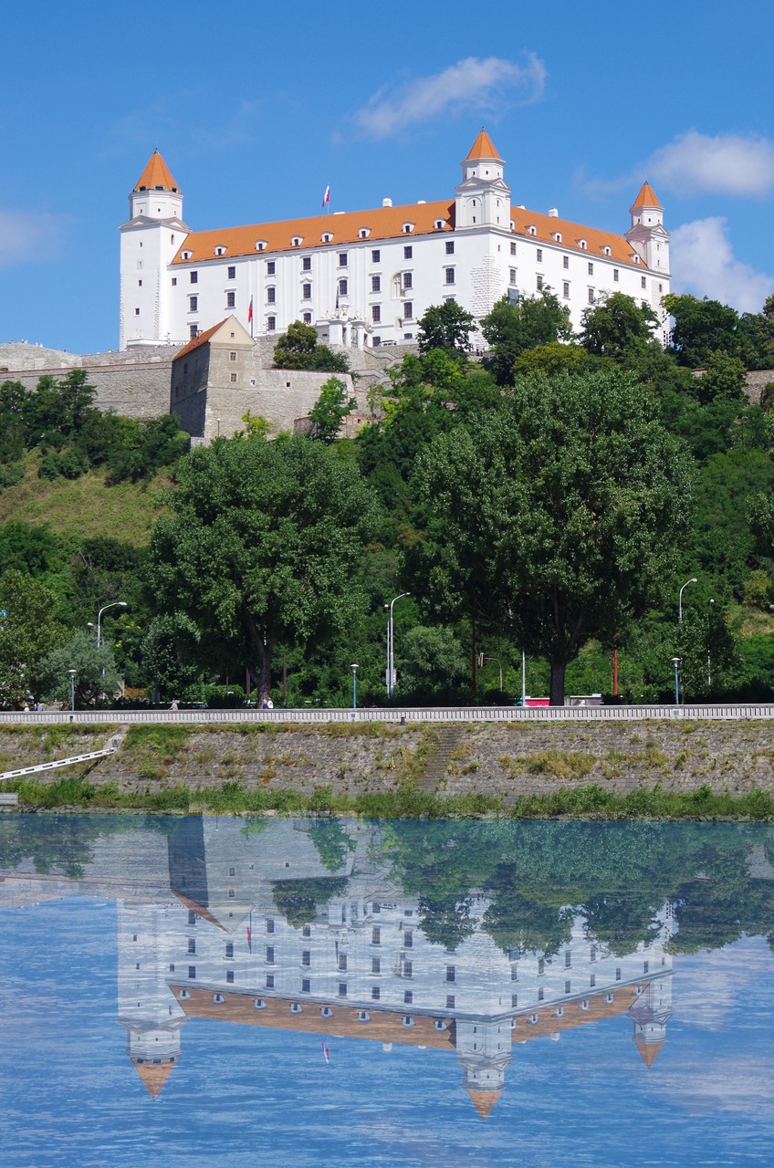 Bratislava, Slovakija, Pilis, Miestas, Danube, Peržiūros, Viduramžių Pilis, Megalopolis, Upė, Nemokamos Nuotraukos