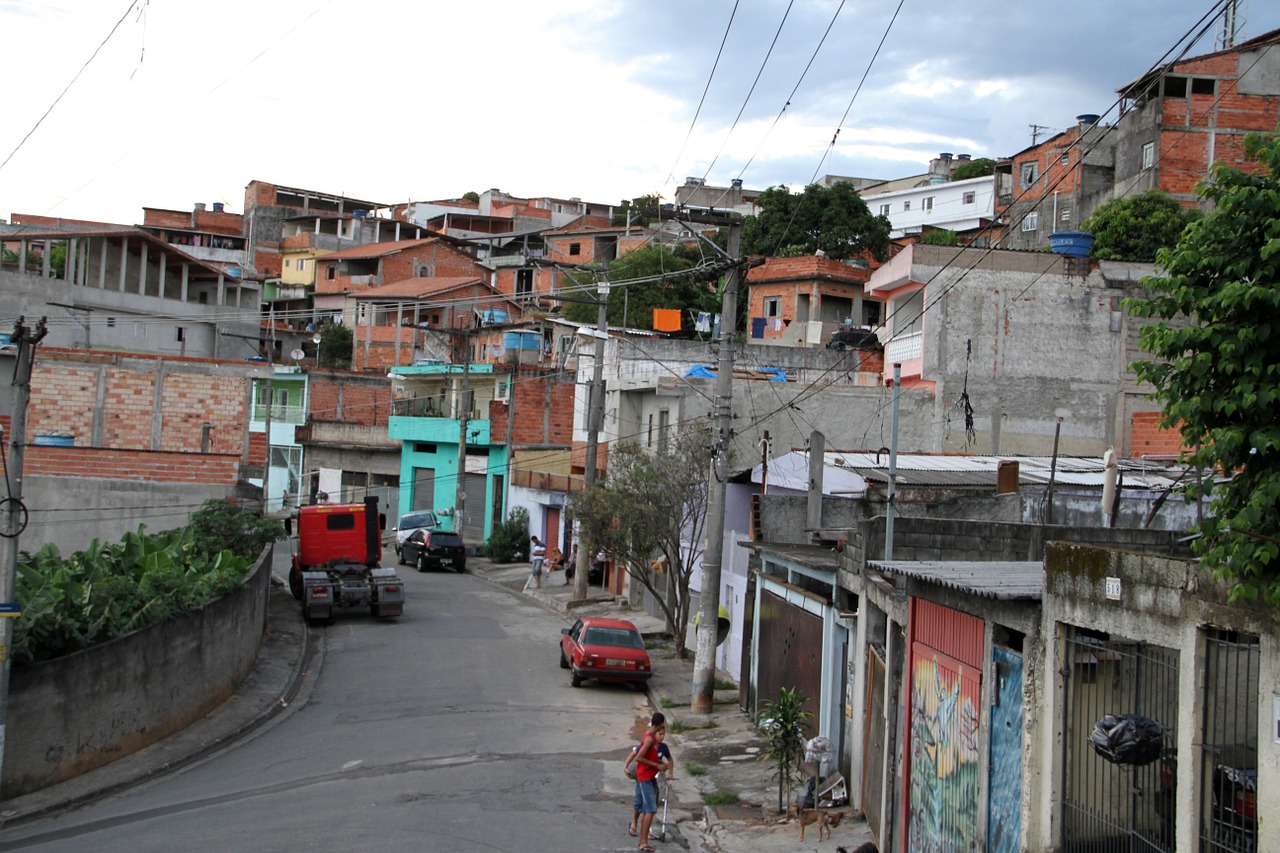 Brazilija, Carapicuíba, Favela, Bendruomenė, Gatvė Be Šaligatvių, Vandens Baseinas, Tuščia Gatvė, Brazilijos Tikrovė, Reali Brazilija, Miesto Plėtra