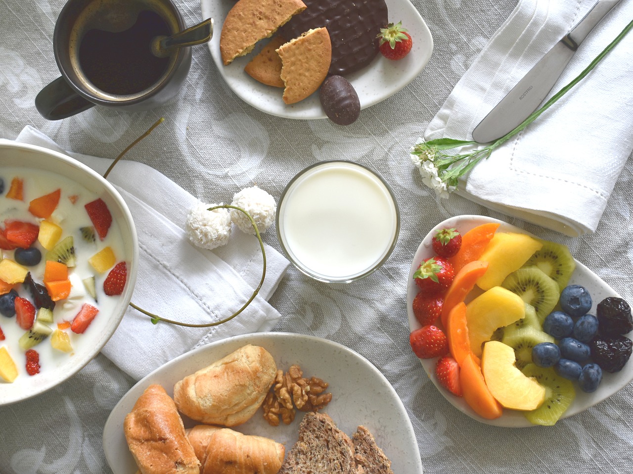 Pusryčiai,  Maisto,  Flatlay,  Vienodo Klojimo,  Pieno,  Vaisių,  Rytą,  Uoga,  Sveiki,  Kavos Pakaitalai