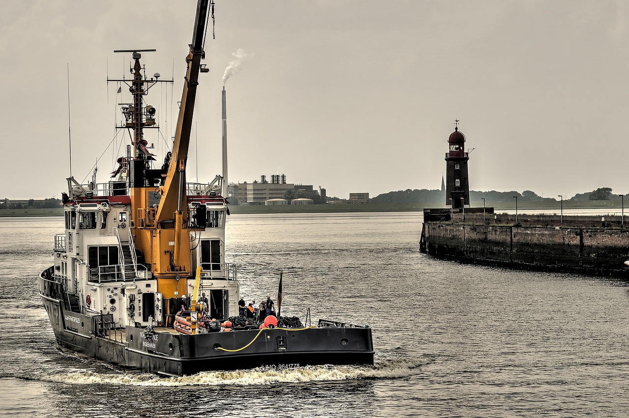 Bremerhaven, Vilkikas, Rivierpolitie, Politieboot, Wezer, Prieplauka, Upė, Laivo Kranas, Weser, Nemokamos Nuotraukos