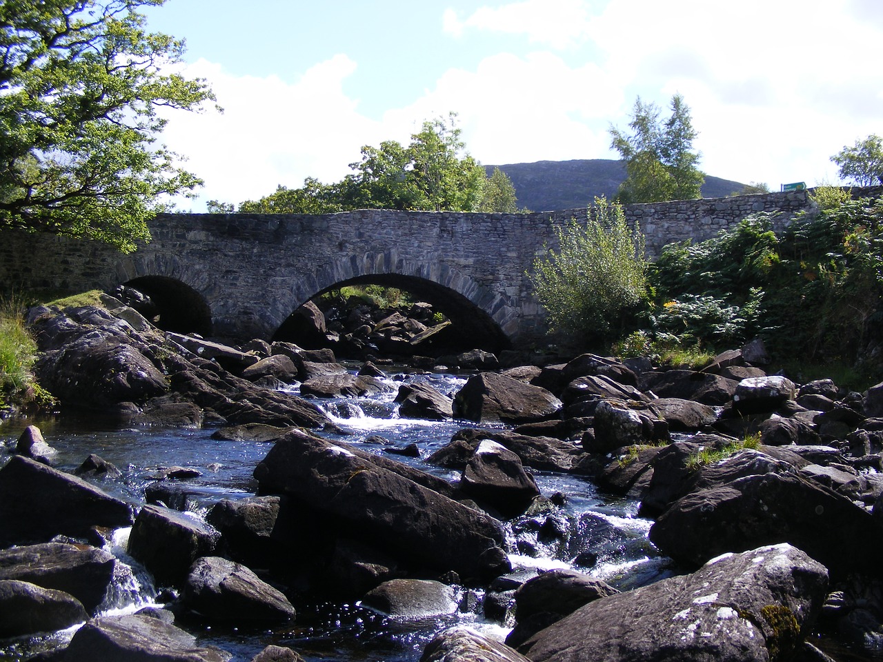 Tiltas, Akmuo, Upė, Krioklys, Airija, Viduramžių, Kaimiškas, Nemokamos Nuotraukos,  Nemokama Licenzija