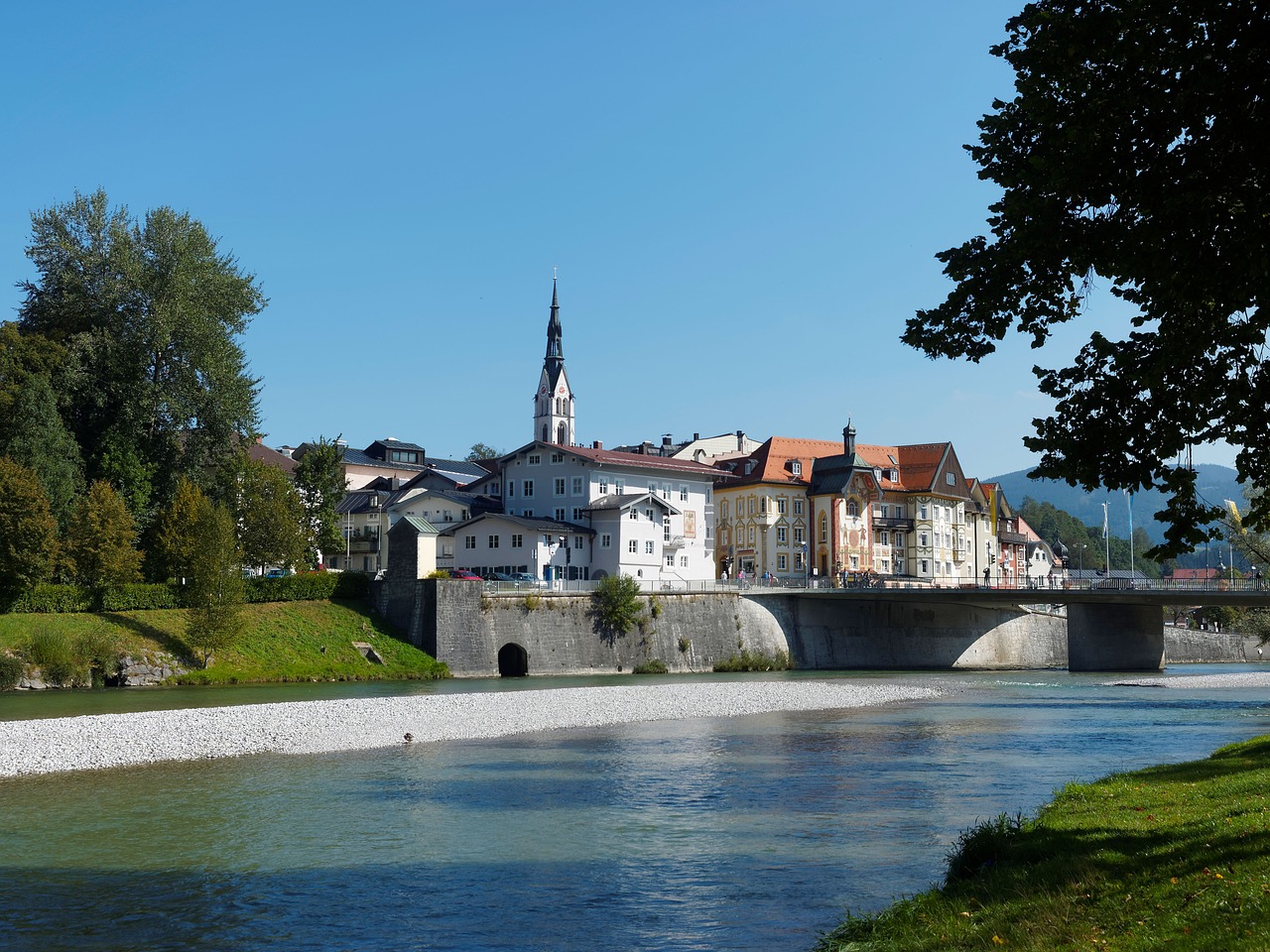 Tiltas, Isar, Bad-Tölz, Bavarija, Vokietija, Upė, Slenksčiai, Alpės, Vanduo, Miestas