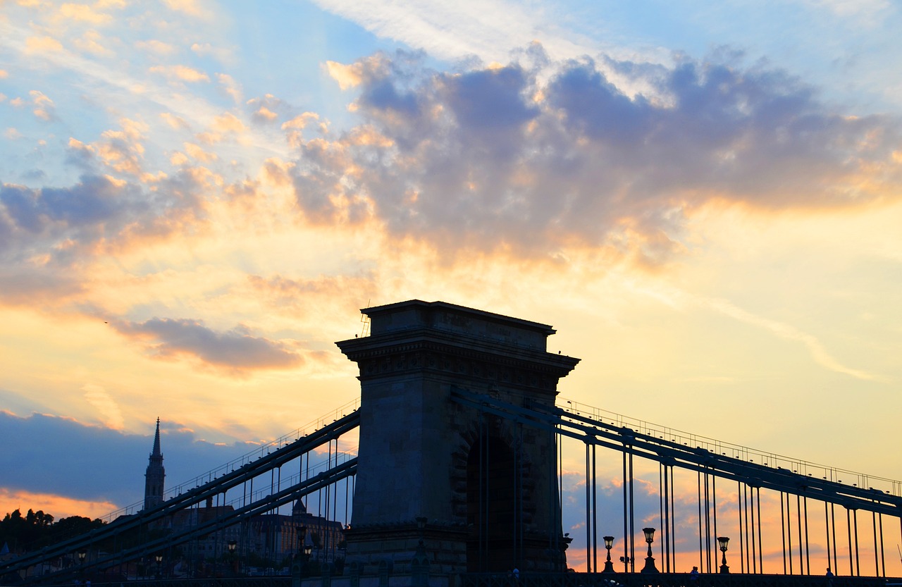 Tiltas, Saulėlydis, Debesys, Pastatas, Budapest, Vengrija, Dusk, Danube, Dangus, Tiltų Prieplaukos