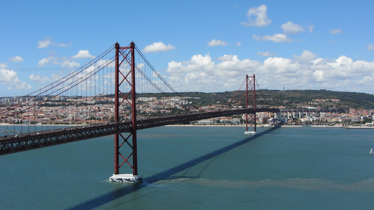 Tiltas, Lisbonas, Kabantis Tiltas, Ponte 25 De Abril, Balandžio 25 D. Tiltas, Tejo, Almada, Nemokamos Nuotraukos,  Nemokama Licenzija