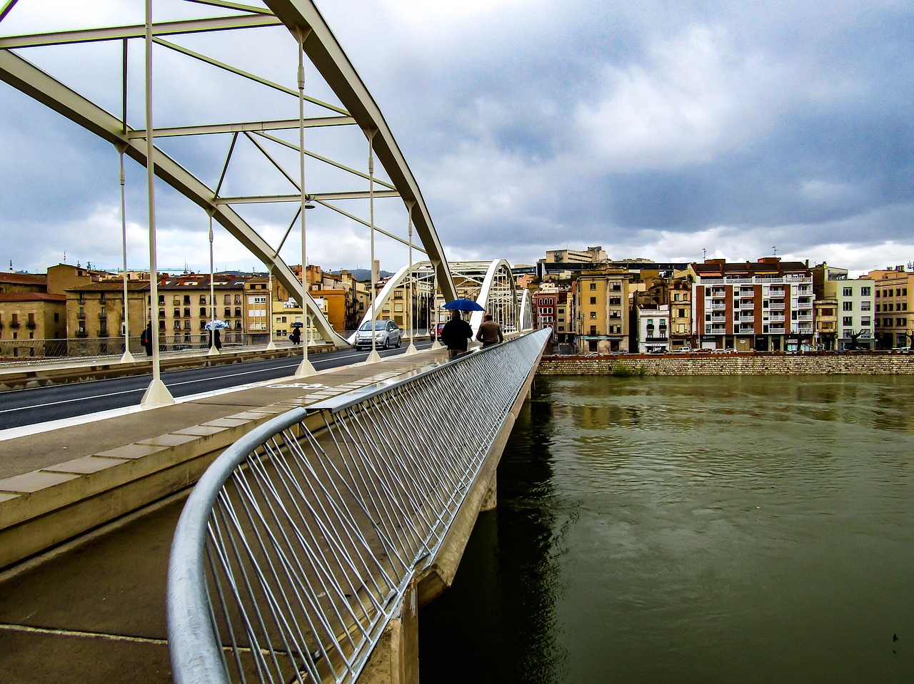 Tiltas,  Upė,  Architektūra,  Vandens Telkinys,  Dangus,  Miestas,  Riu Ebre,  Ebro Upės,  Tortosa,  Ispanija