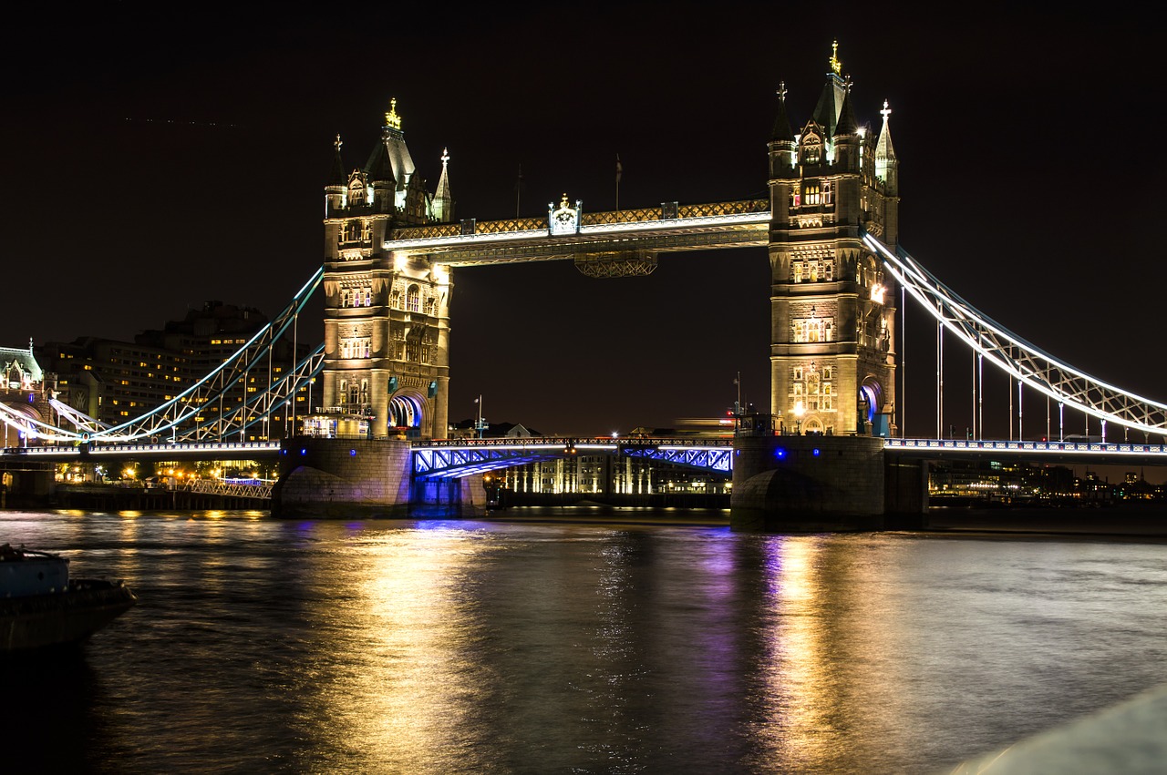 Tiltas, Bokšto Tiltas, Londonas, Architektūra, Orientyras, Thames, Anglija, Vanduo, Šviesa, Paminklas