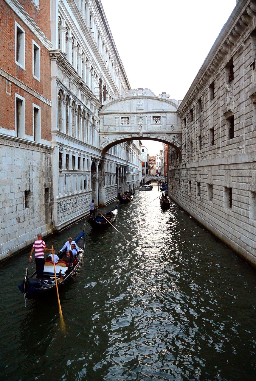 Susierzinimų Tiltas, Venecija, Kanalas, Tiltas, Gondola, Gondolieris, Vanduo, Šventė, Italy, Atostogos