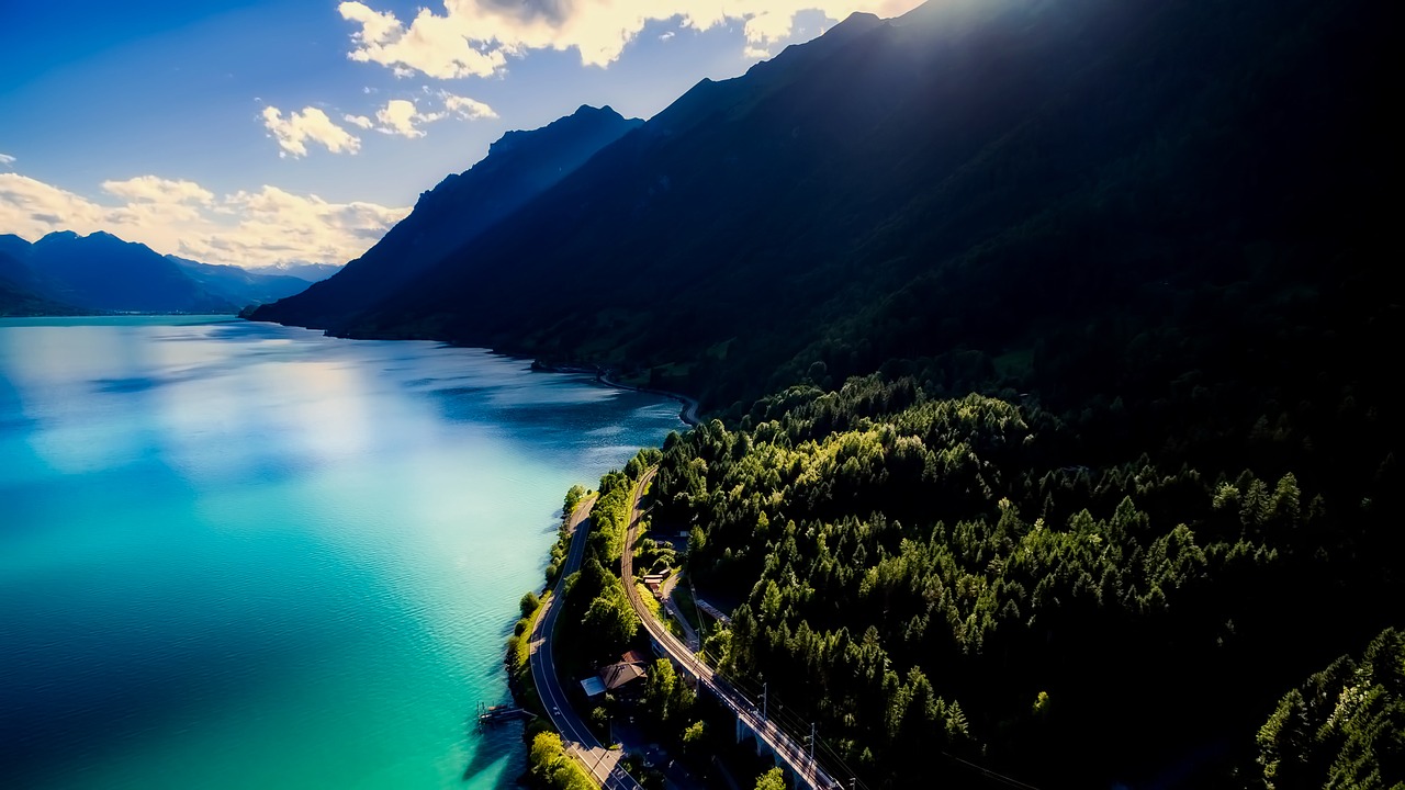 Brienz Ežeras, Šveicarija, Dangus, Debesys, Kraštovaizdis, Miškas, Medžiai, Miškai, Turizmas, Atostogos