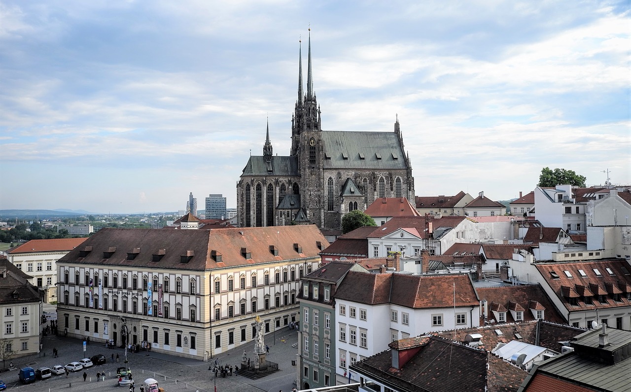 Brno,  Aj,  Čekijos Respublika,  Moravija,  Viduramžiai,  Miestas,  Dangus,  Bažnyčia,  Namas,  Katedra