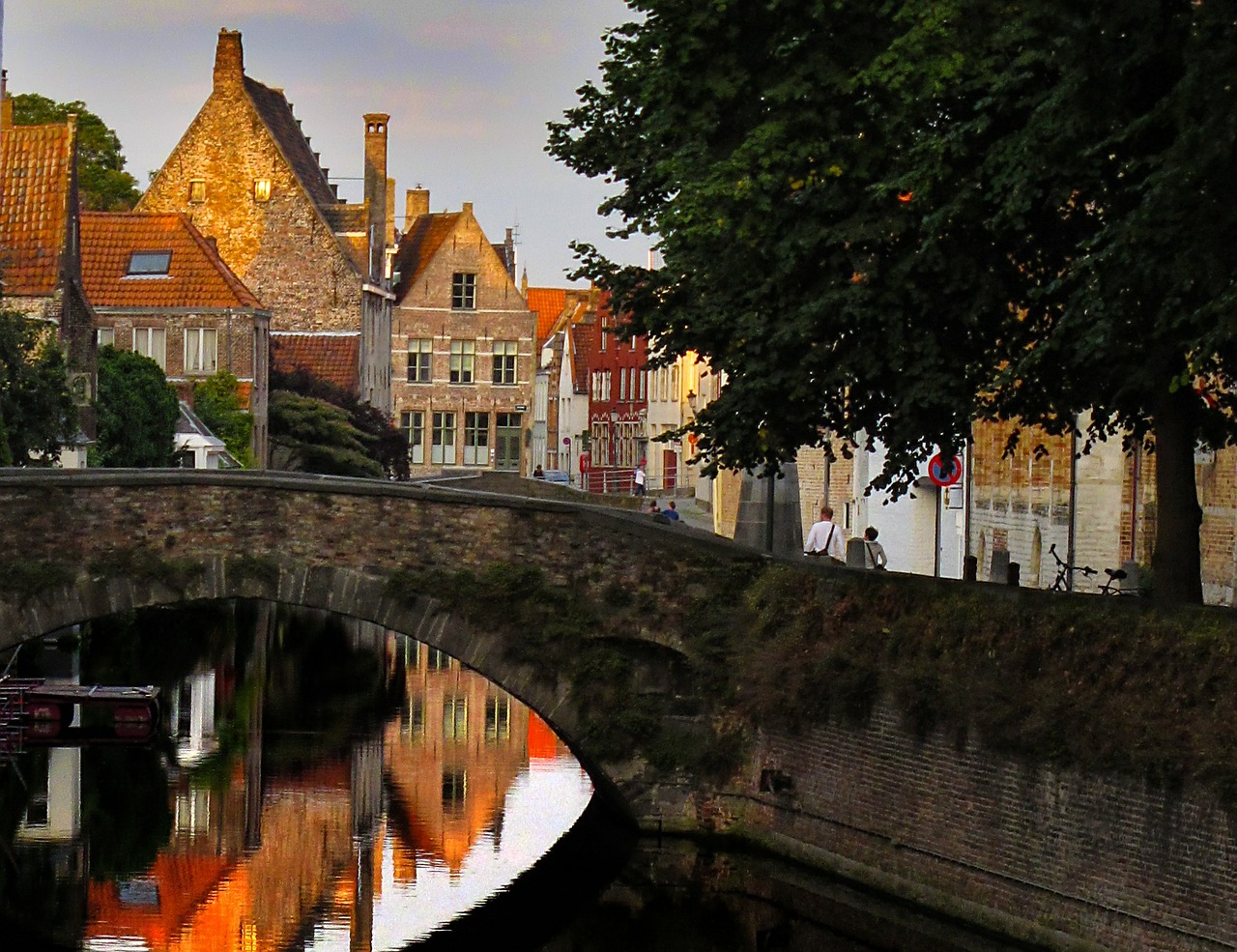 Bruges, Kanalas, Belgija, Upė, Namas, Atspindys, Turizmas, Miestas, Senas, Tiltas