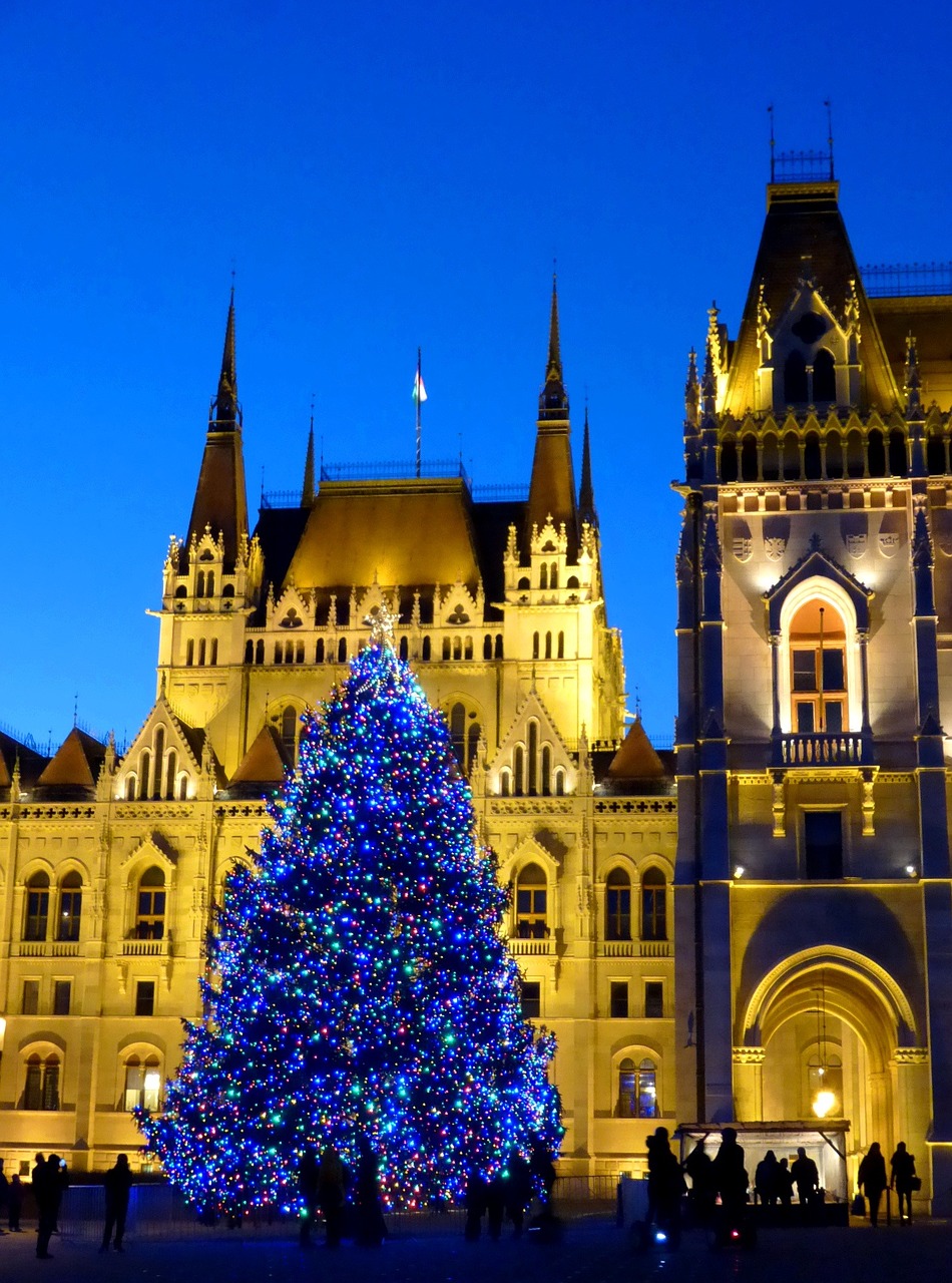 Budapest, Vengrija, Parlamentas, Vengrijos Parlamento Pastatas, Mėlyna Valanda S, Šviesa, Vakare, Kalėdų Eglutė, Nemokamos Nuotraukos,  Nemokama Licenzija