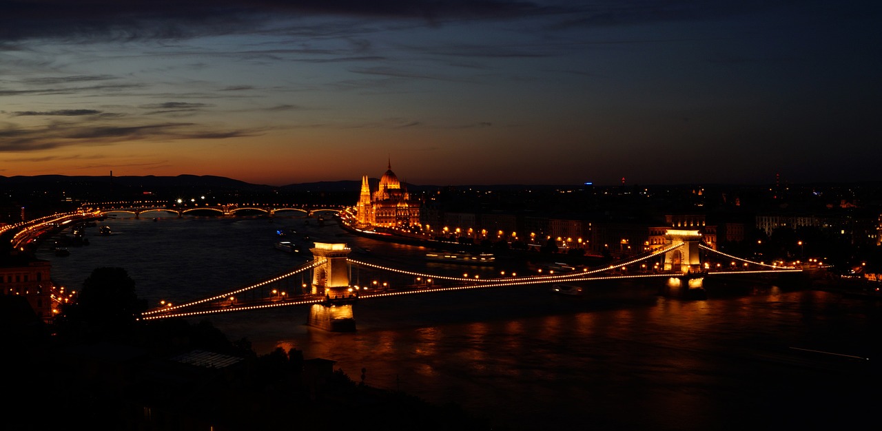 Budapest, Vengrija, Kapitalas, Lankytinos Vietos, Danube, Grandinės Tiltas, Šviesa, Panorama, Tiltas, Parlamentas