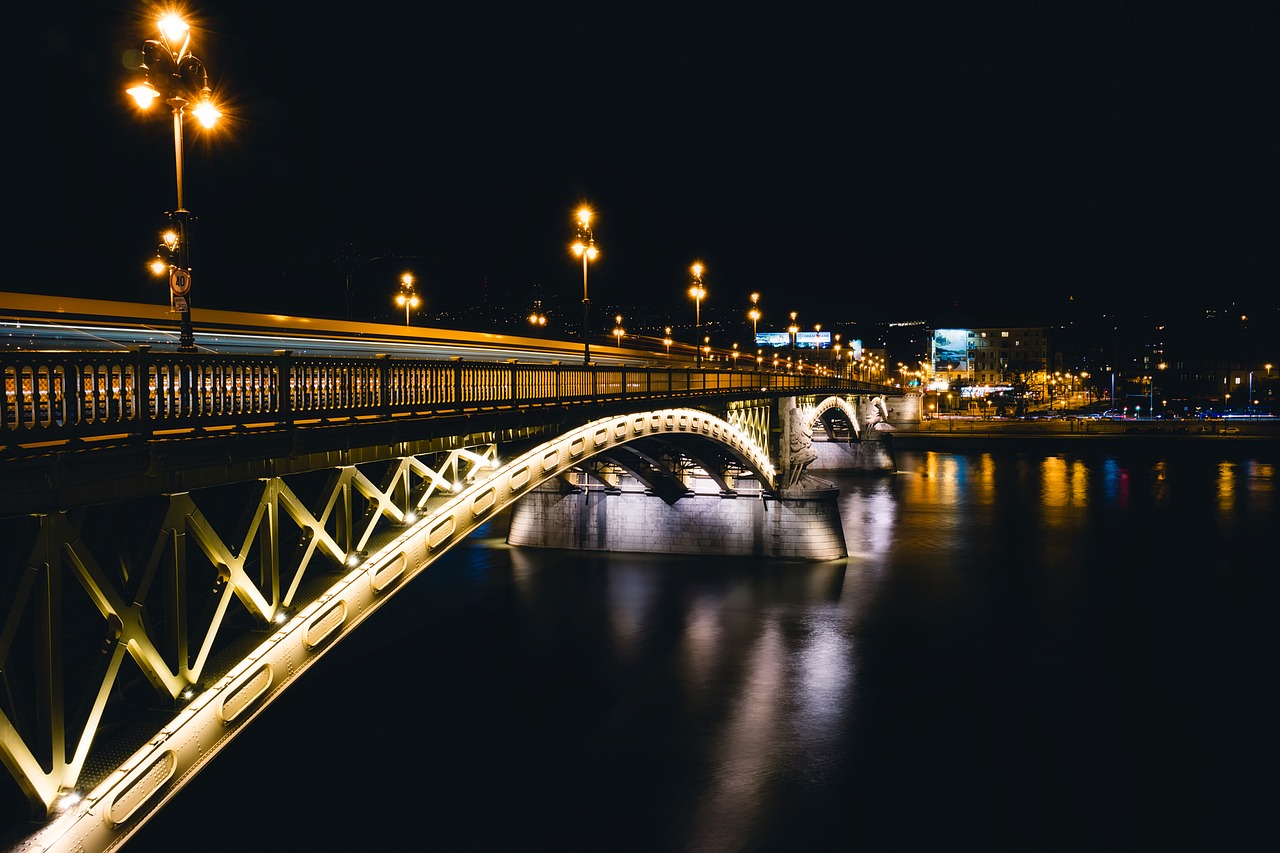 Budapest, Vengrija, Miestas, Miesto, Danubės Upė, Vanduo, Naktis, Vakaras, Žibintai, Tiltas