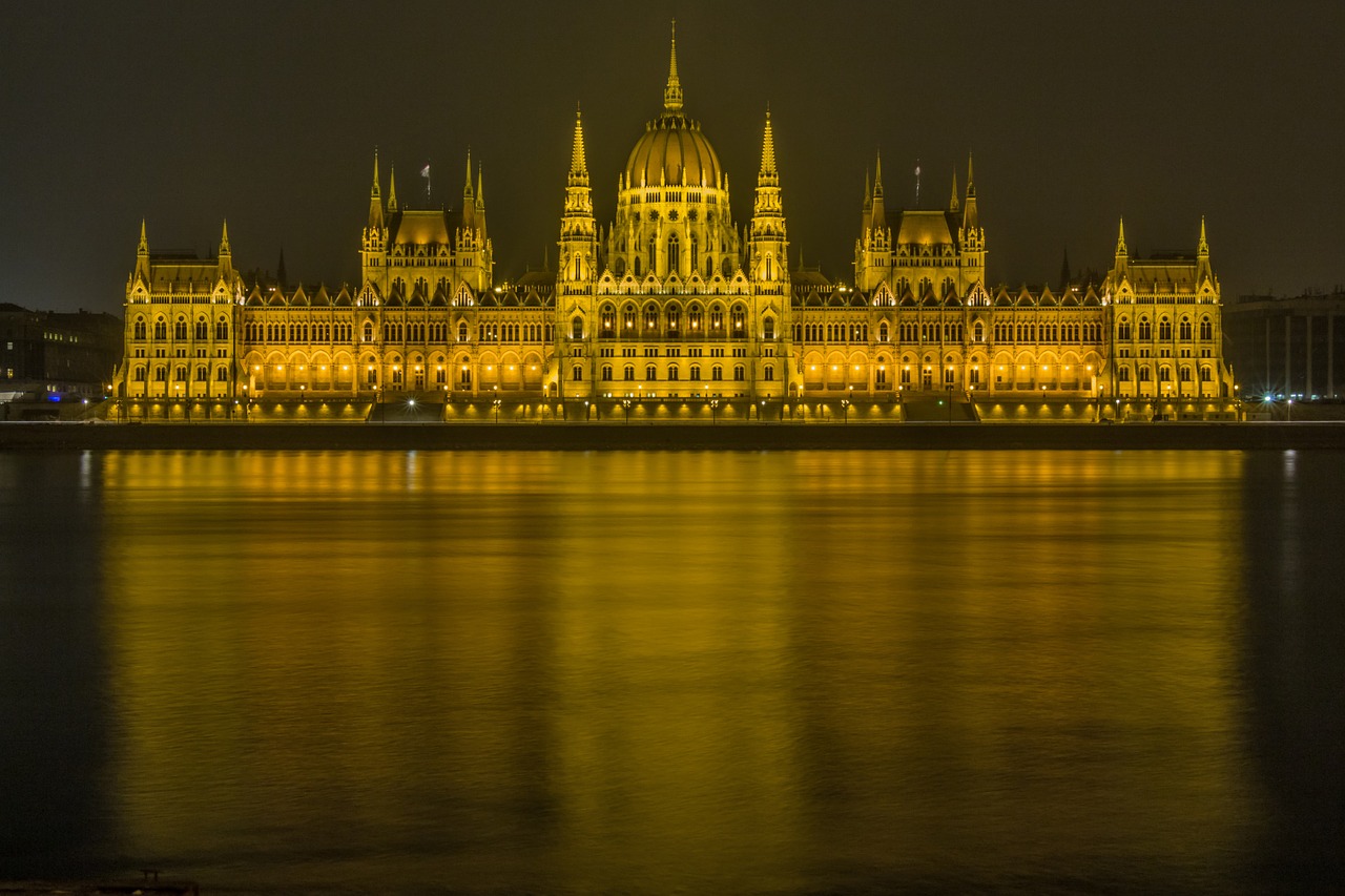Budapest, Danube, Parlamentas, Vengrijos Parlamento Pastatas, Vanduo, Naktinė Nuotrauka, Upė, Ilgas Užrakto Greitis, Ilga Ekspozicija, Žibintai