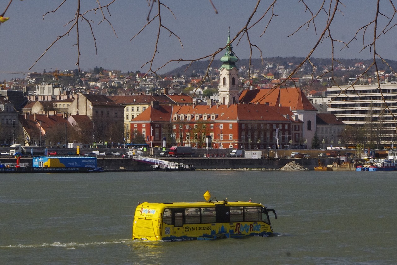 Budapest, Upė, Autobusas, Kelionė, Danube, Vanduo, Vengrų Kalba, Miesto Panorama, Europa, Vengrija