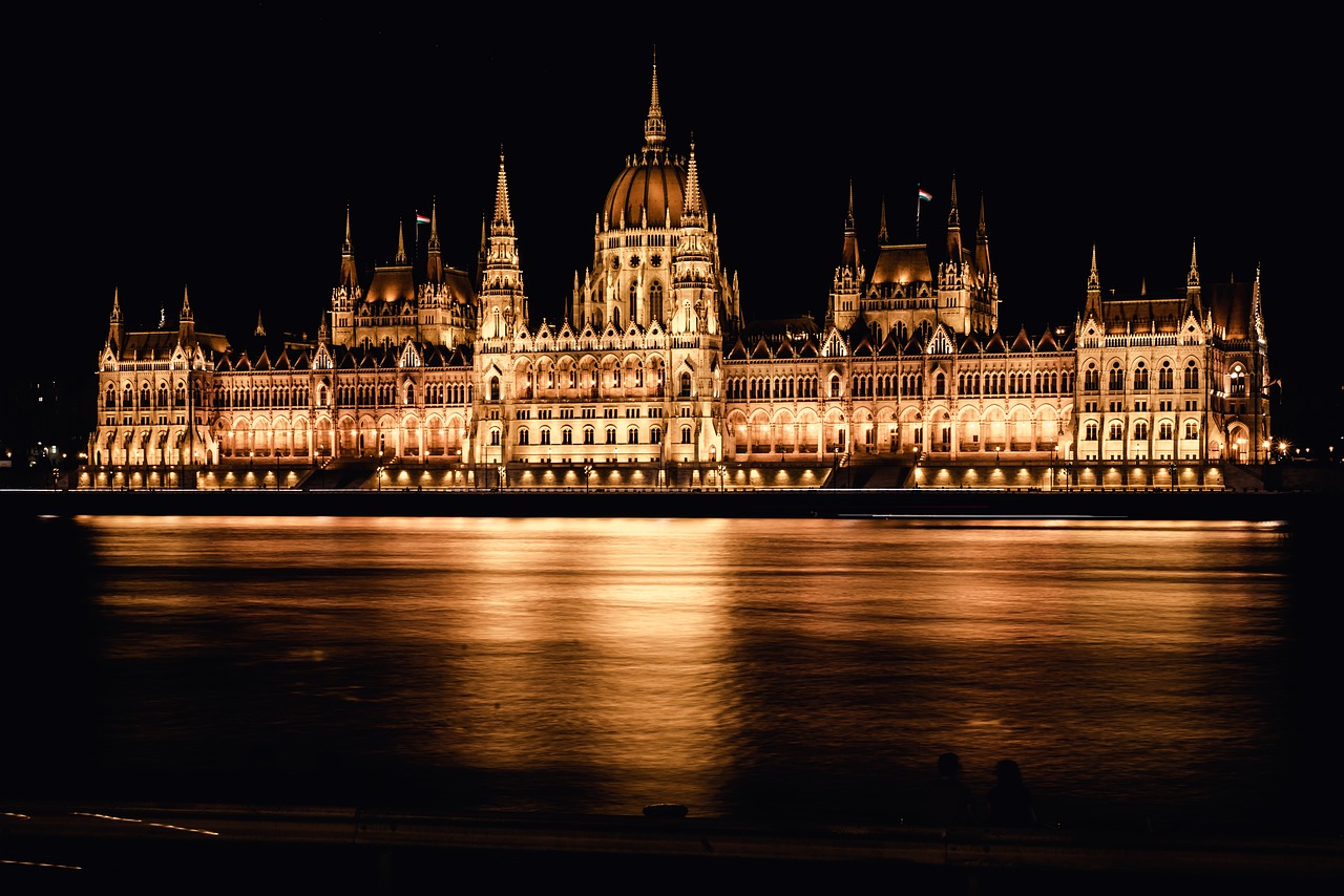 Budapest, Vengrija, Parlamentas, Danube, Upė, Miestas, Architektūra, Europa, Kelionė, Orientyras