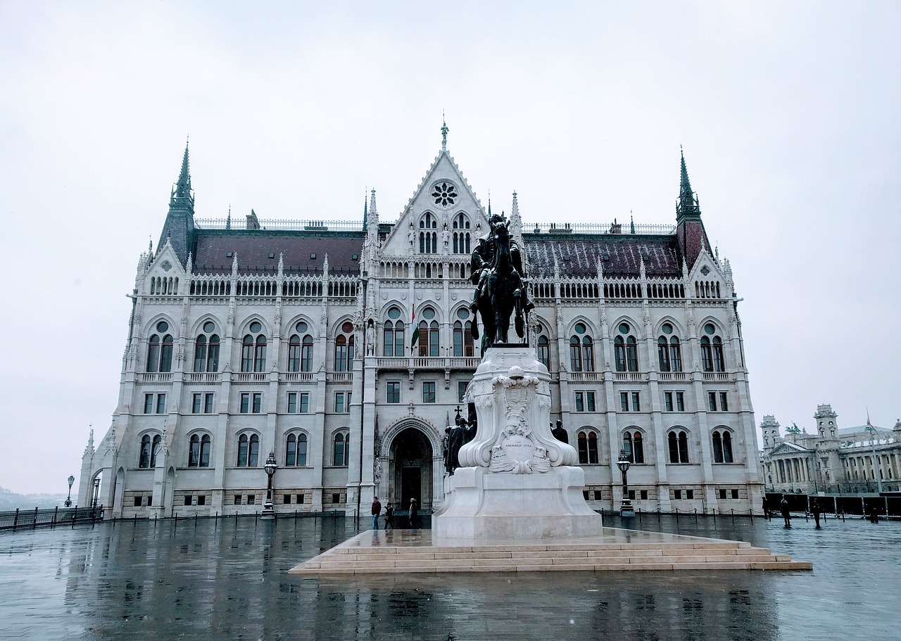 Budapest, Parlamentas, Statula, Miestas, Pastatas, Turistinis, Architektūra, Kelionė, Žiema, Europietis
