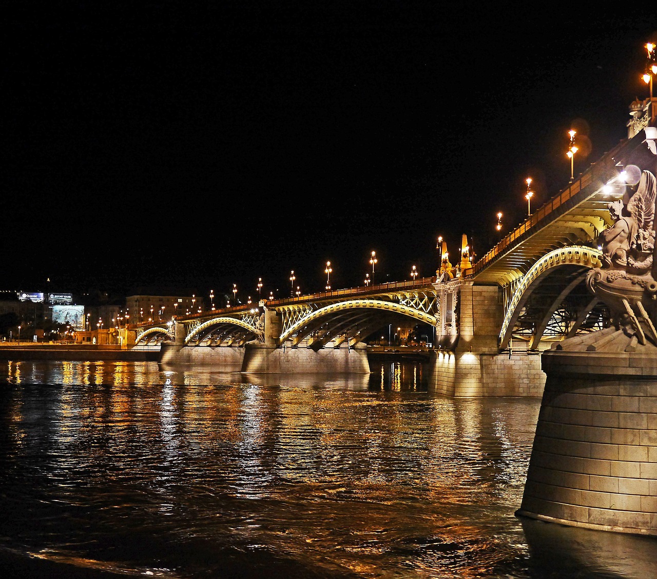 Budapest Naktį, Margaret Tiltas, Apšviestas, Gatvių Žibintai, Danube, Banga, Tranzitas, Y Tiltas, Ramstis, Plieno Konstrukcija