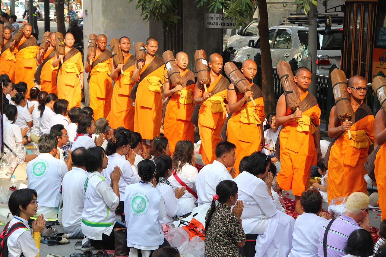Budistams, Vienuoliai, Vaikščioti, Tradicija, Ceremonija, Žmonės, Tailandas, Budizmas, Oranžinė, Drabužiai