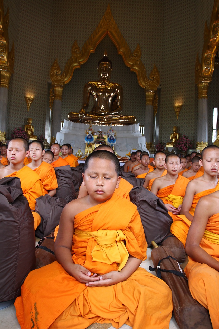 Budistų Vienuoliai, Budistinis, Naujokas, Medituoti, Aukso Vienuolis, Tradicijos, Tradicijos Ceremonija, Savanoris, Žmonės, Tailandas