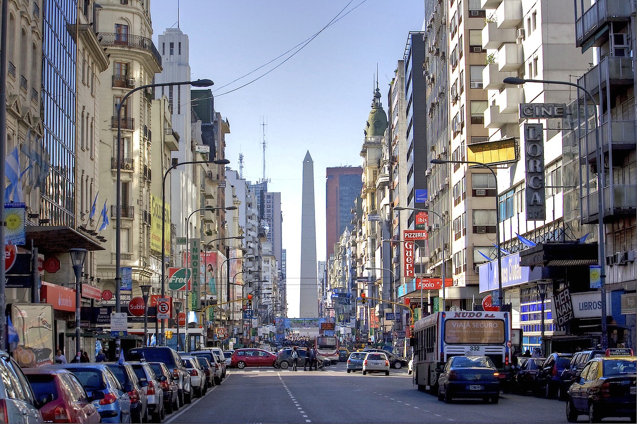 Buenos Airės, Argentina, Obeliskas, Corrientes Avenue, Architektūra, Miestas, Orientyras, Gatvė, Automobiliai, Pastatas