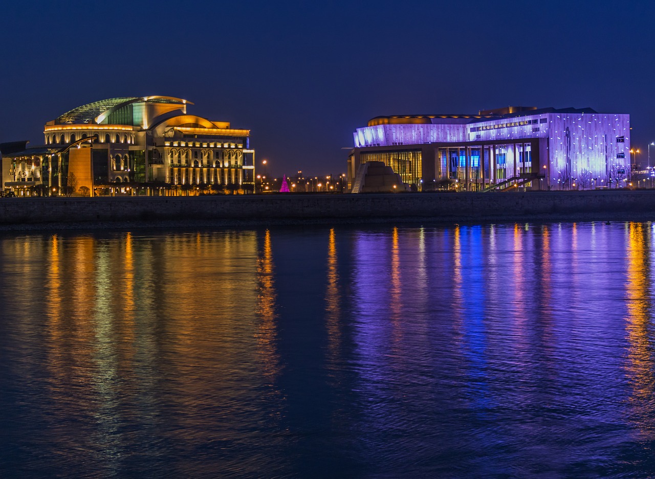 Pastatai, Naktį, Žibintai, Apšvietimas, Vanduo, Budapest, Naktinė Nuotrauka, Danube, Atspindys, Nacionalinis Teatras