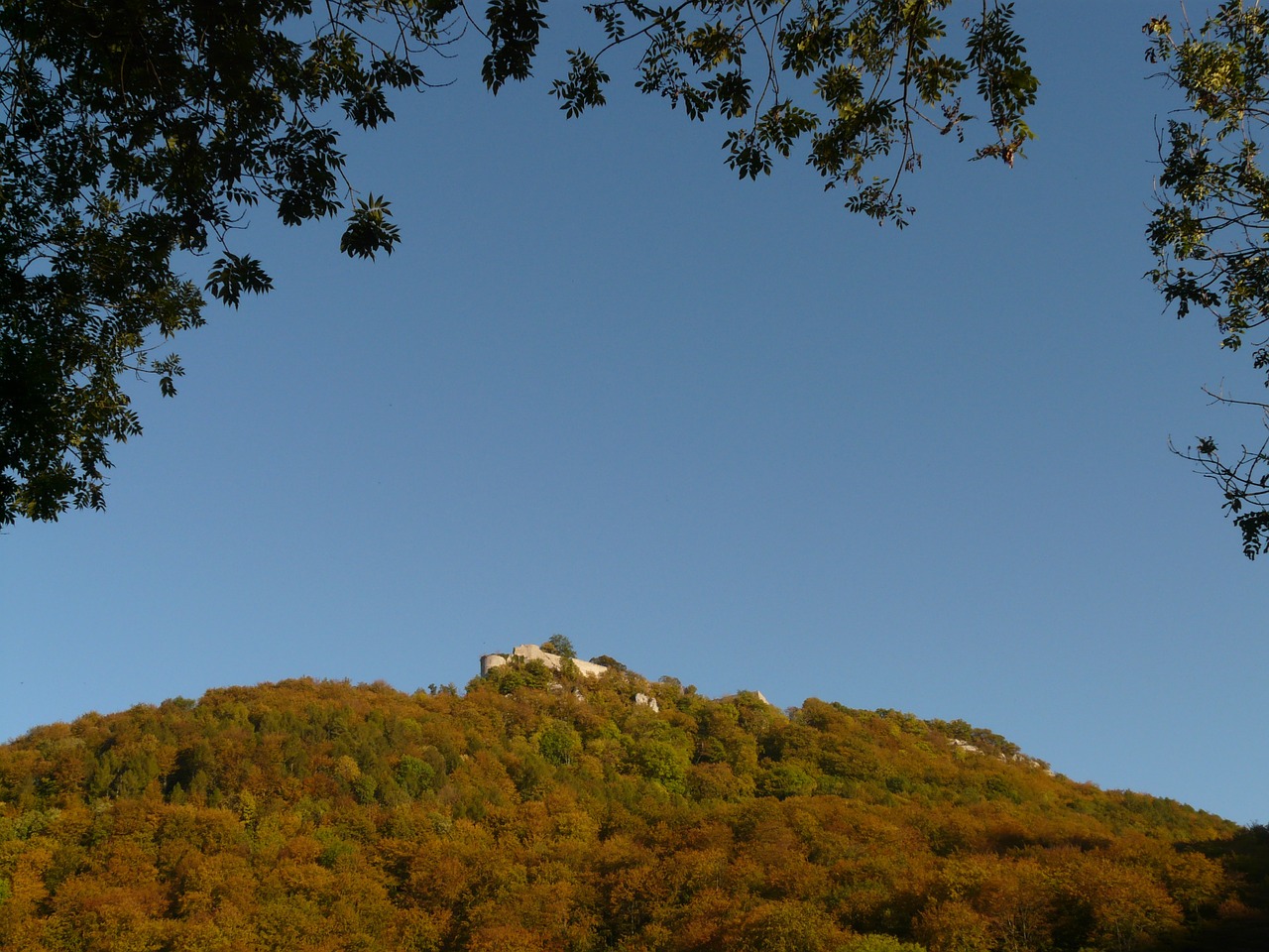 Burg Hohenurach, Hohenurach, Sugadinti, Burgūrijos, Kalnas, Pilis, Aukštas Urachas, Urach, Miškas, Vasaros Pabaigoje