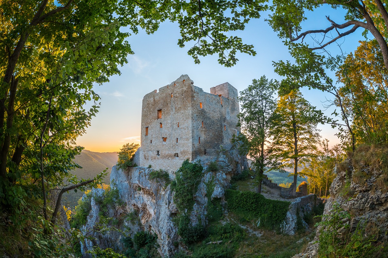 Burgūrijos, Pilis, Sugadinti, Pagrįsti, Mūra, Saulėlydis, Šviesa, Langas, Rokas, Akmuo