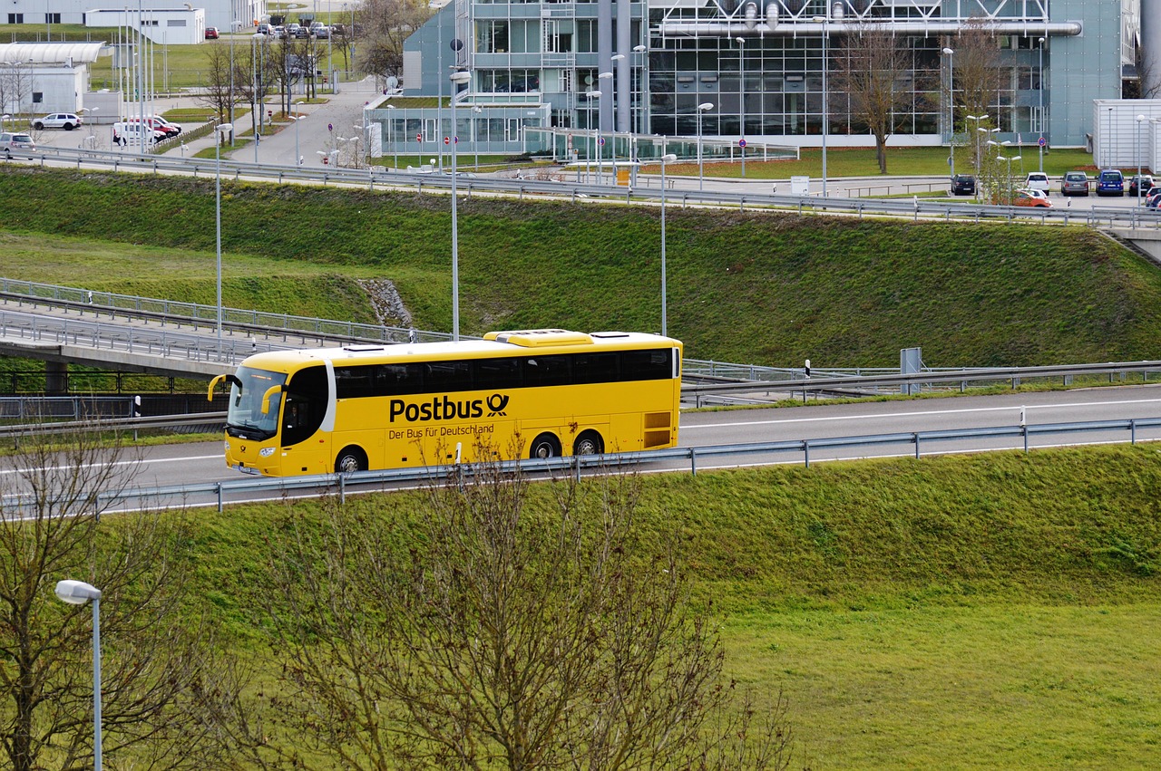 Autobusas, Geltona, Pranešimas, Kelias, Munich Oro Uostas, Nemokamos Nuotraukos,  Nemokama Licenzija