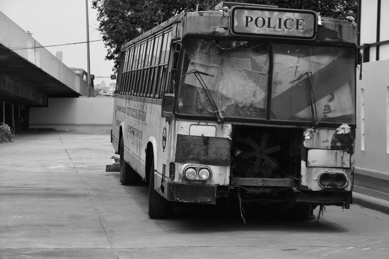 Autobusas, Nuolaužos, Šiukšlių, Gabenimas, Sunaikintas, Transporto Priemonė, Rūdys, Paliktas, Avarija, Susidūrimas