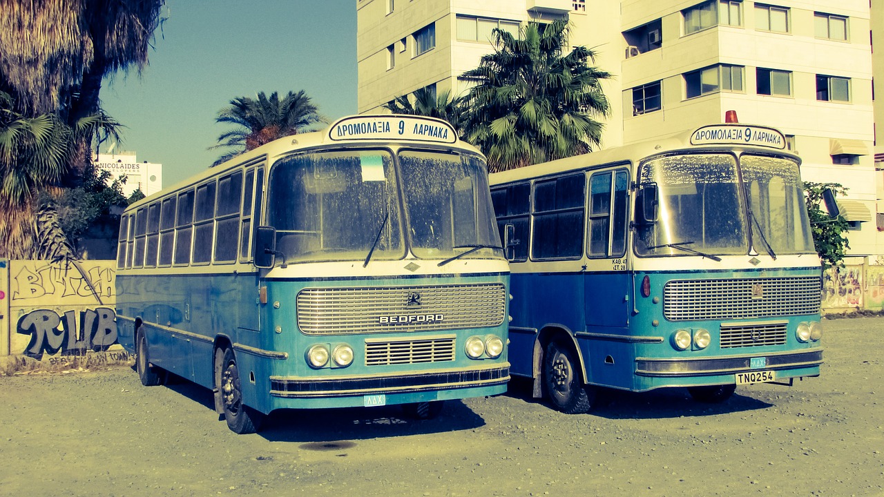 Autobusai, Senas, Vintage, Miestas, Transporto Priemonė, Automobilis, Miesto, Larnaka, Kipras, Nemokamos Nuotraukos