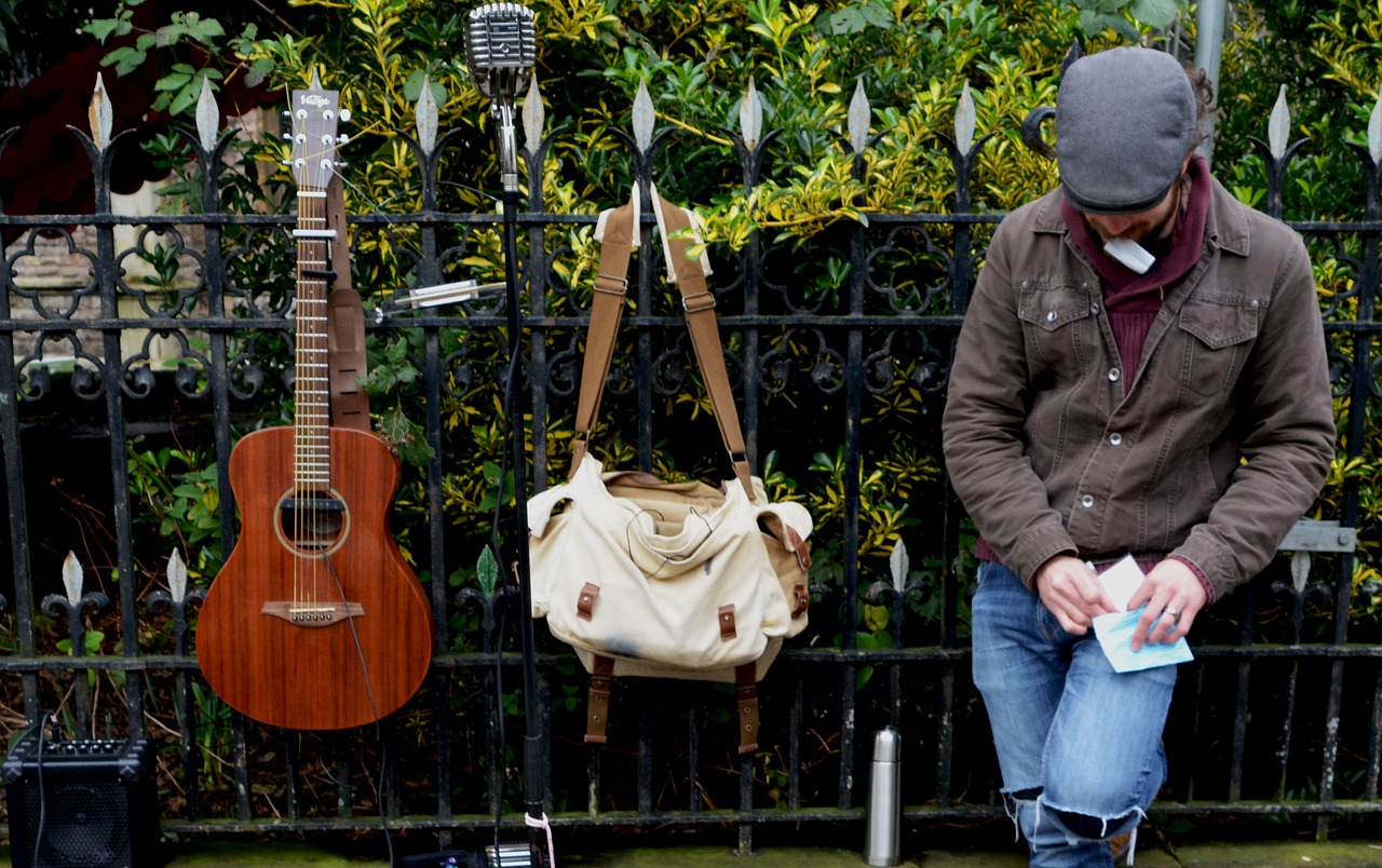 Busker, Muzikantas, Muzika, Gatvė, Instrumentas, Vyras, Miestas, Muzikinis, Žaidėjas, Garsas