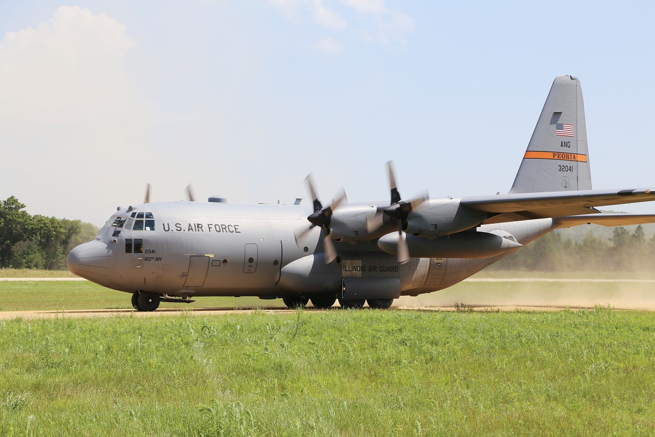 C-130 Hercules, Nusileidimas, Kilimas, Krovininis Lėktuvas, Orlaivis, Aviacija, Judėjimas, Nemokamos Nuotraukos,  Nemokama Licenzija