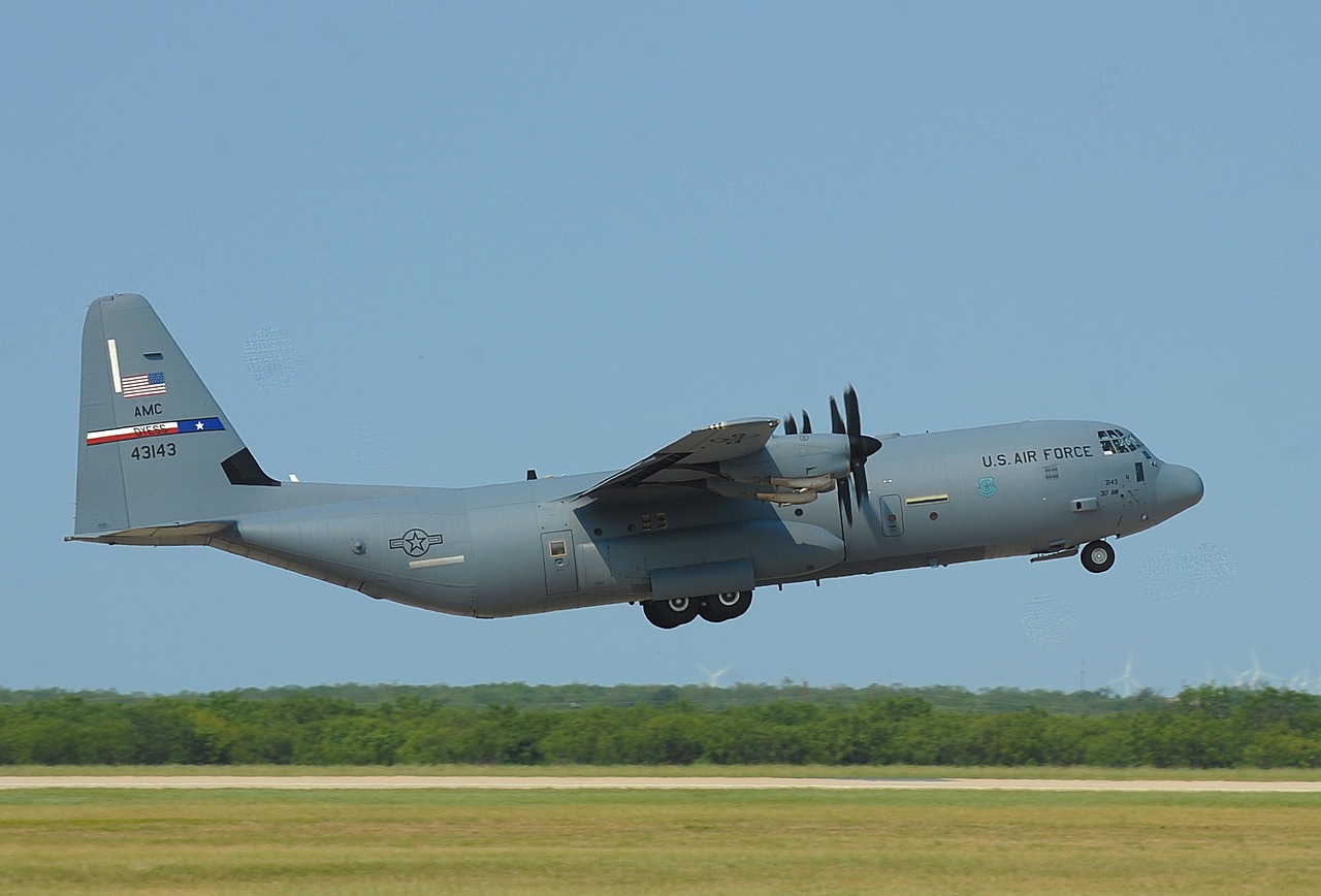 C-130J Super Hercules, Oro Pajėgos, Kroviniai, Lėktuvas, Aviacija, Skrydis, Žolė, Nemokamos Nuotraukos,  Nemokama Licenzija