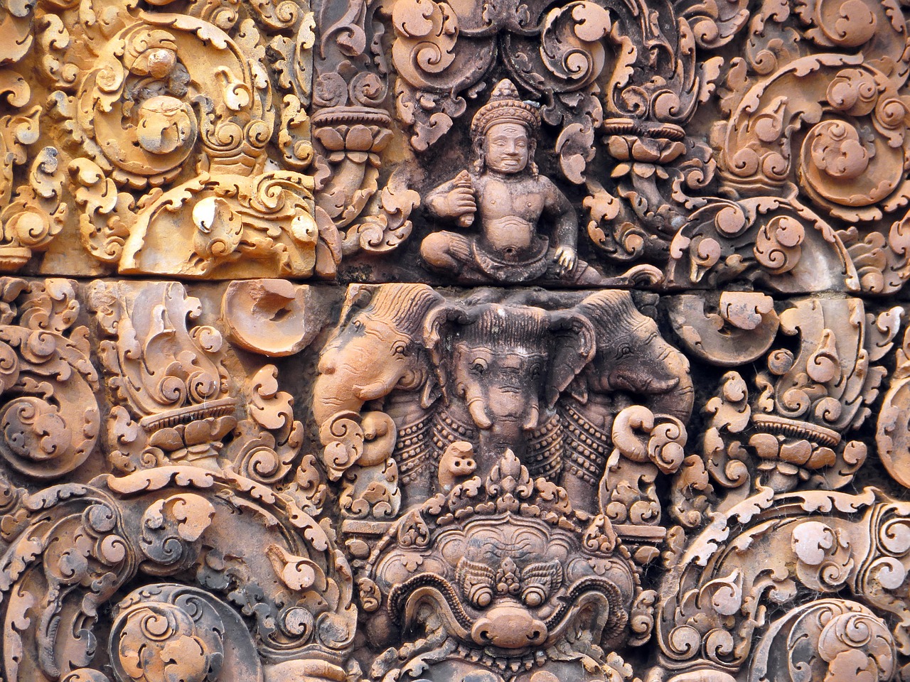 Kambodža, Angkor, Šventykla, Banteay Srei, Šventyklos Moterys, Statulos, Frontonas, Palengvėjimas, Archeologija, Nemokamos Nuotraukos