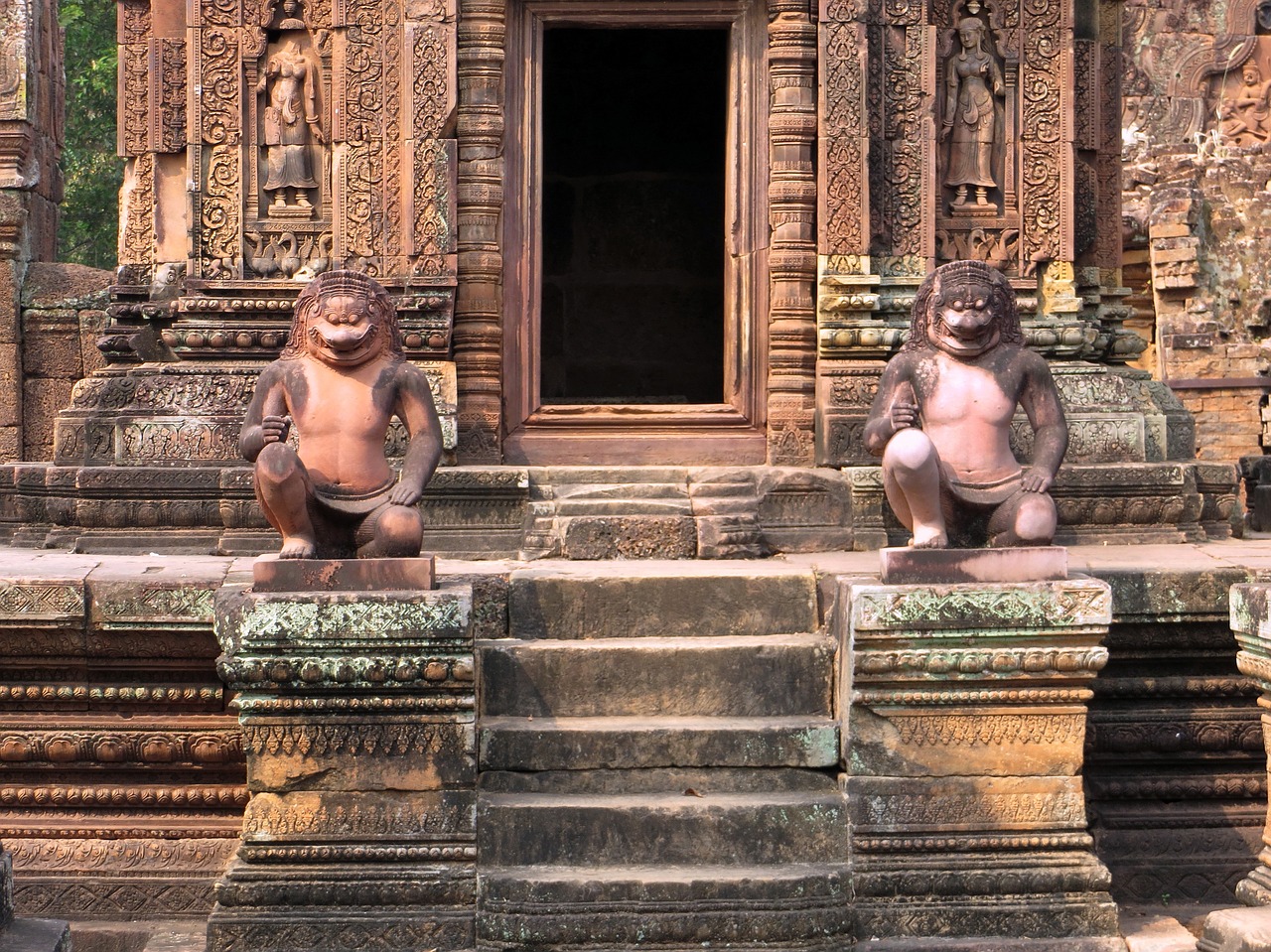 Kambodža, Angkor, Šventykla, Banteay Srei, Šventyklos Moterys, Statulos, Beždžionė, Globėjas, Durys, Archeologija