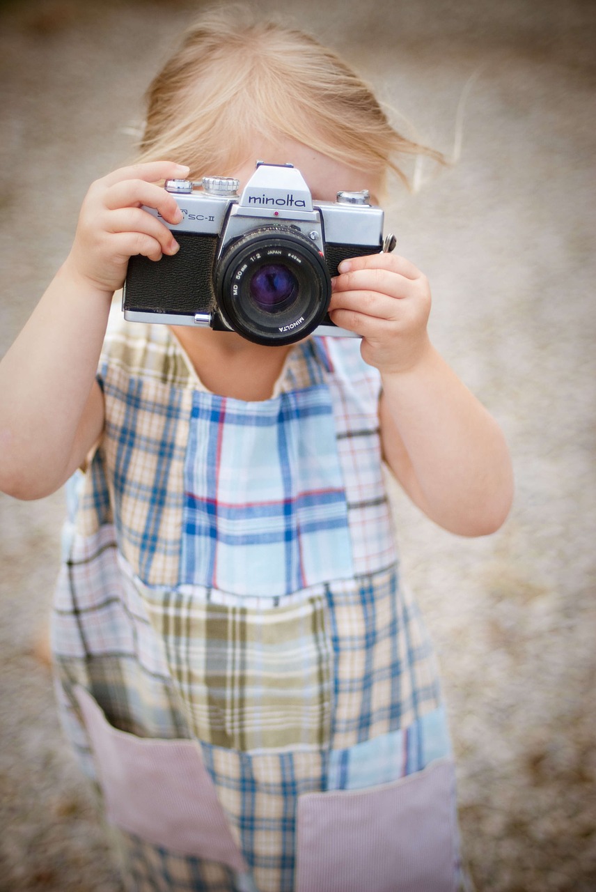 Fotoaparatas, Šalis, Filmas, Linksma, Vaikas, Maža Mergaitė, Minolta, Fotografas, Teigiamas, Nemokamos Nuotraukos