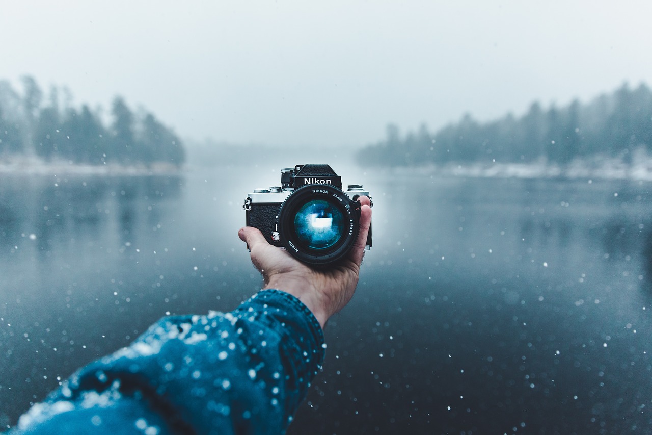 Fotoaparatas, Nikon, Objektyvas, Juoda, Fotografija, Sniegas, Žiema, Šaltas, Blur, Ranka