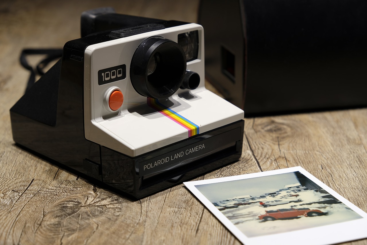 Fotoaparatas, Polaroidas, Nuotrauka, Nostalgija, Retro, Momentinė Kamera, Momentinis, Analogas, Fotografija, Technologija