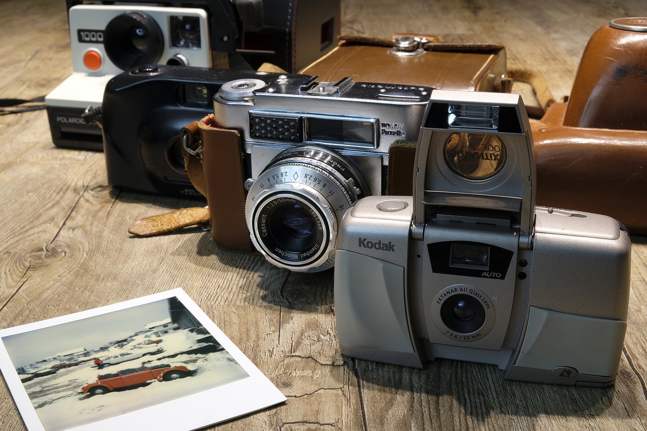 Fotoaparatas, Polaroidas, Nuotrauka, Nostalgija, Retro, Momentinė Kamera, Momentinis, Analogas, Fotografija, Technologija