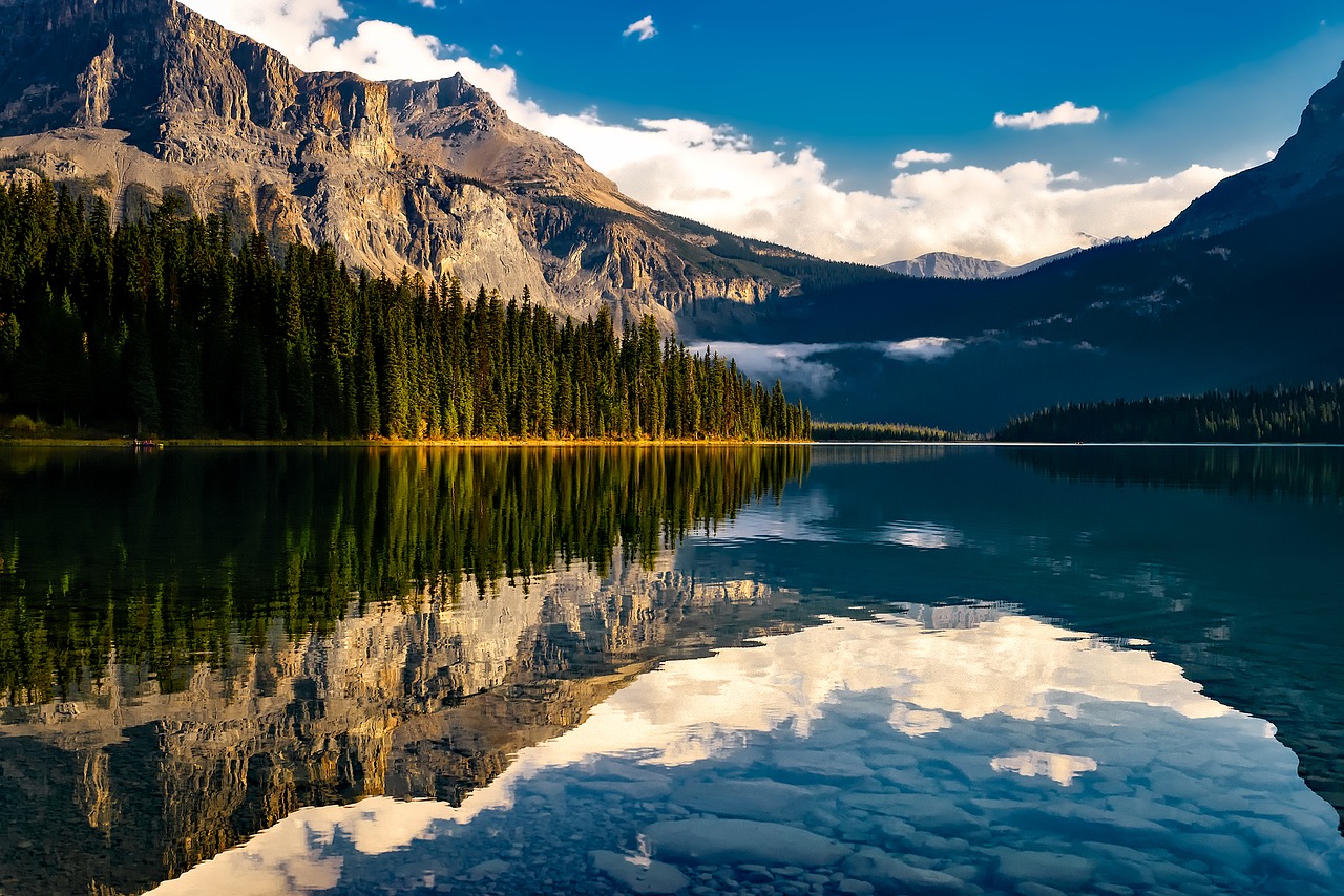 Kanada, Ežeras, Apmąstymai, Kalnai, Kraštovaizdis, Vaizdingas, Miškas, Medžiai, Miškai, Gamta