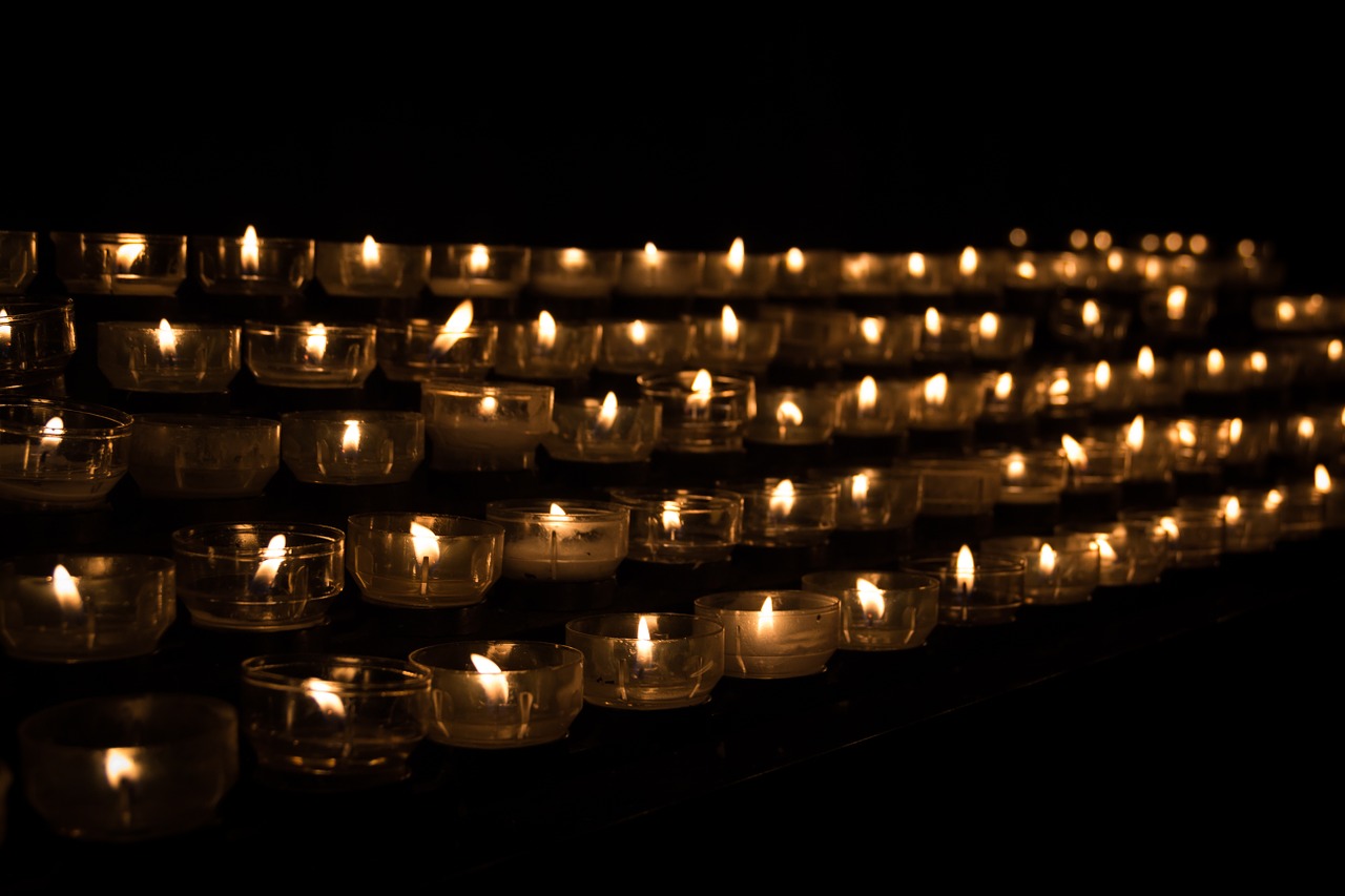 Žvakė, Žvakių Šviesa, Tealight, Bažnyčia, Bažnyčios Paslaugos, Apšvietimas, Apšviesti, Šviesus, Šviesa, Žibintai