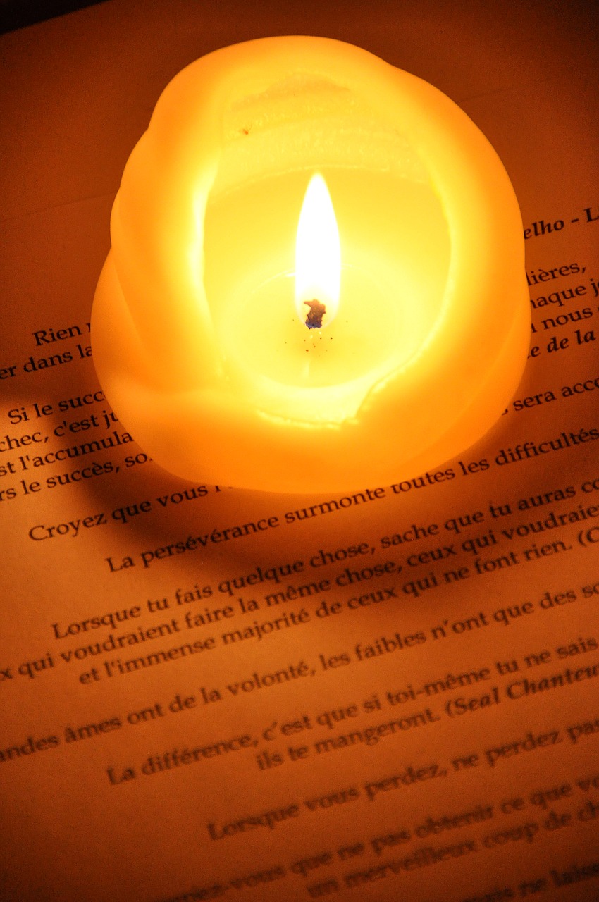 Žvakė, Švytėjimas, Liepsna, Rašymas, Tekstas, Žodis, Skaityti, Dvasinis, Patarlė, Sakydamas