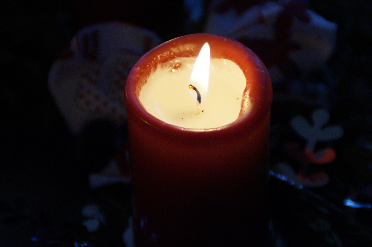 Žvakė, Deginti, Adventas, Atvykimo Vainikas, Kalėdų Laikas, Jaukus, Tylus, Šviesa, Išdėstymas, Kalėdų Papuošalai