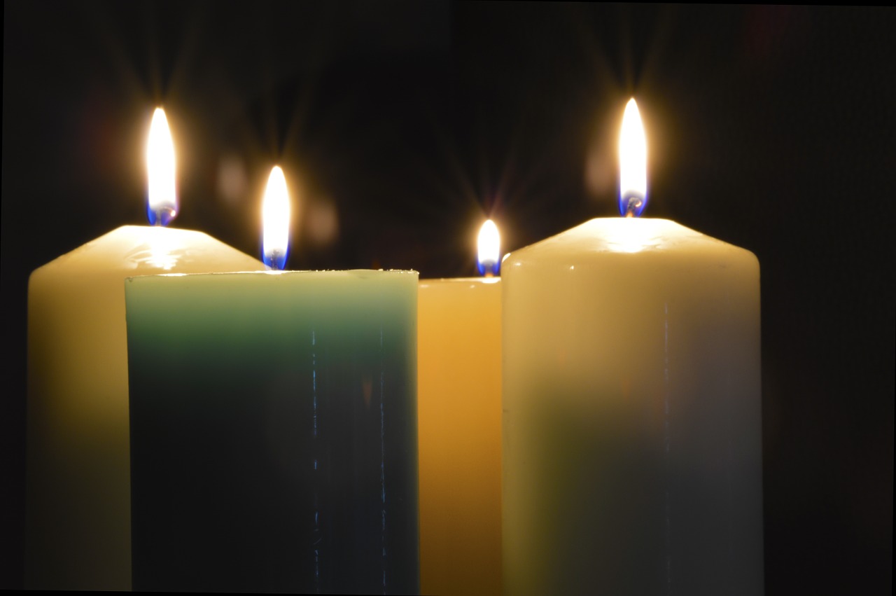 Žvakė, Šviesa, Deginimas, Liepsna, Šventė, Tamsi, Žvakių Šviesa, Šventė, Kalėdos, Dvasingumas