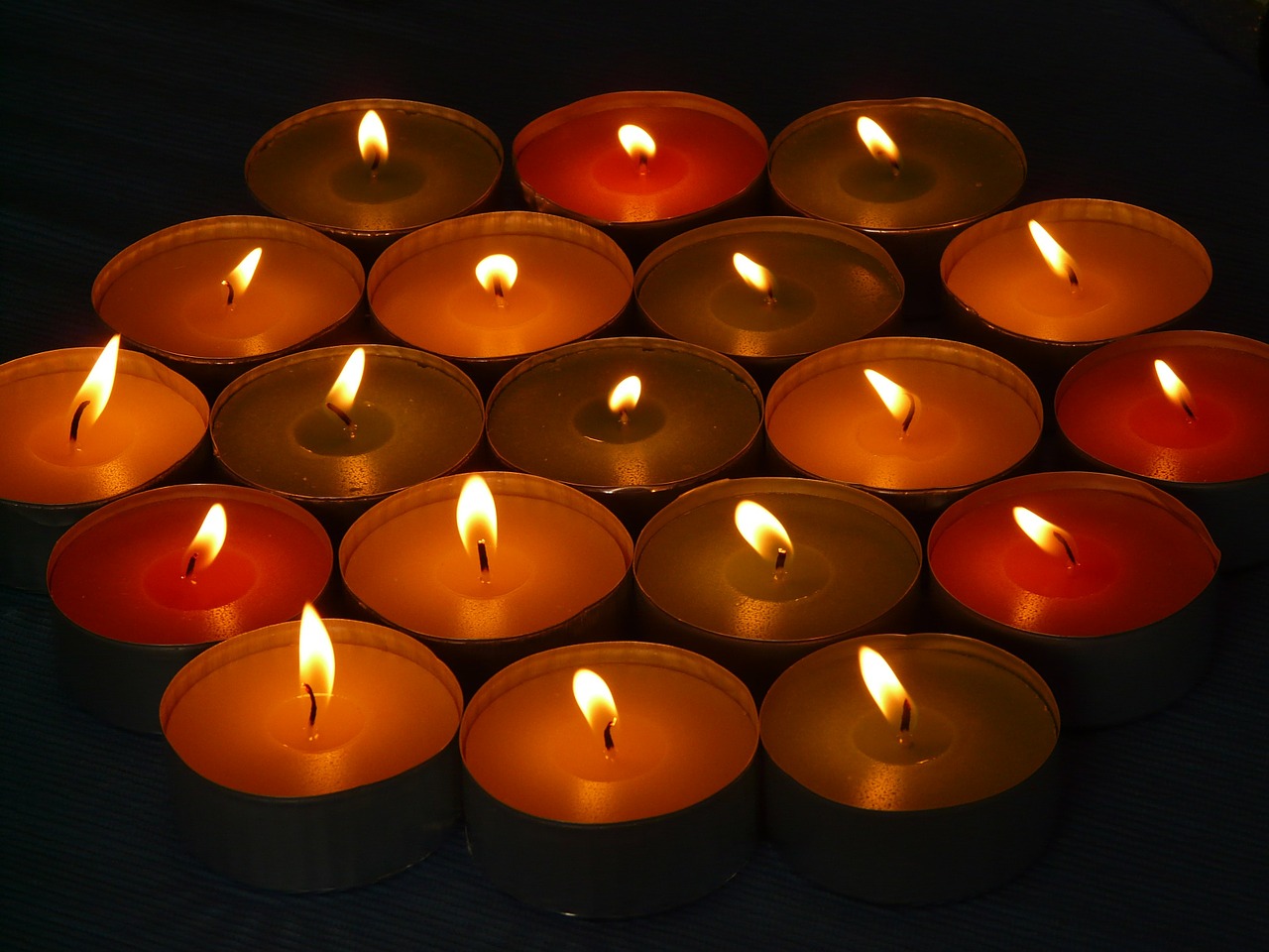 Žvakė, Žvakės, Tealight, Arbatos Žvakės, Šviesa, Šiluma, Karštas, Liepsna, Vaškas, Vaškinė Žvakė