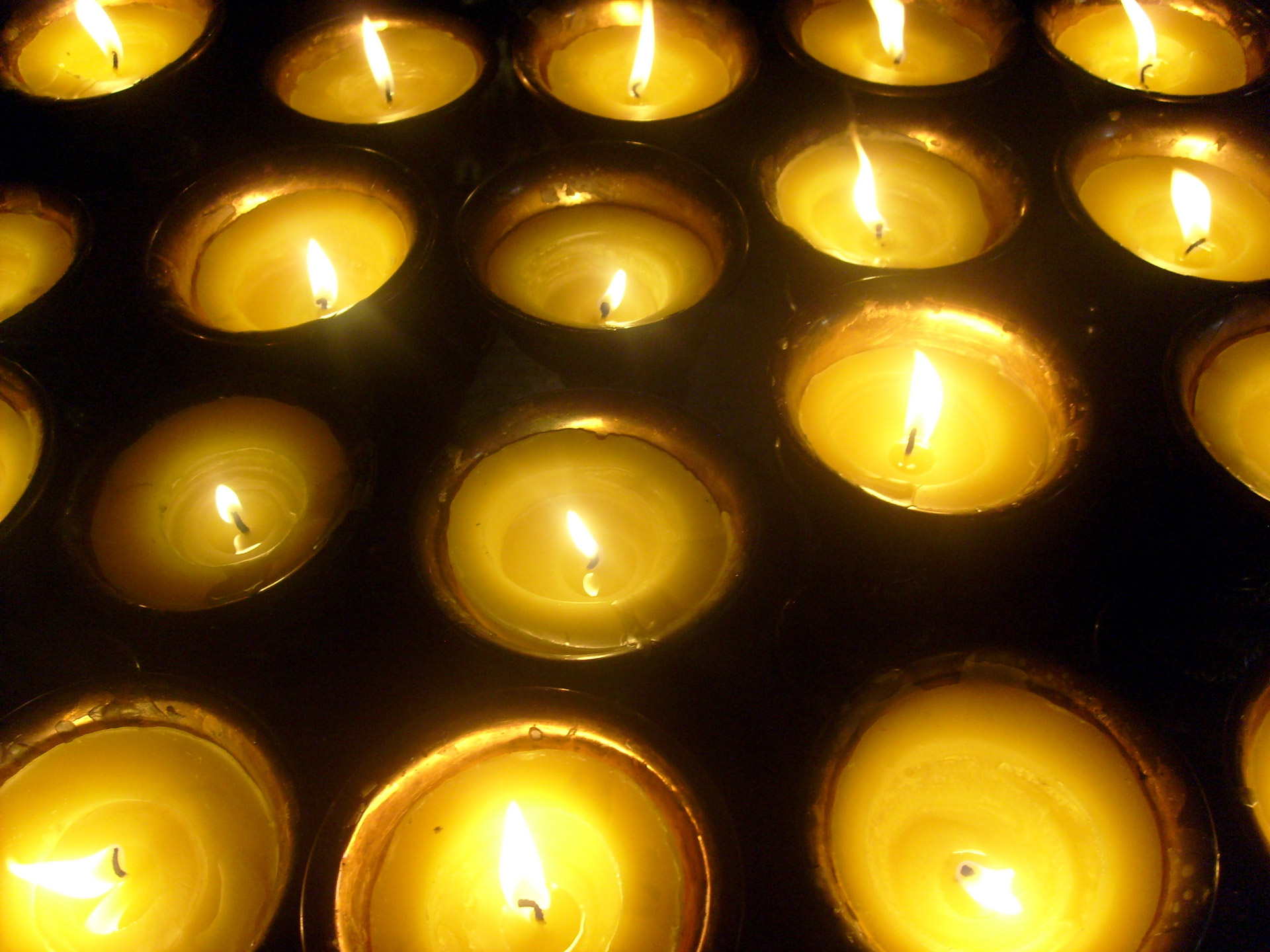 Žvakės,  Malda,  Žvakė,  Liepsna,  Šviesa,  Šviesus,  Apšviesta,  Vaškas,  Žvakės, Nemokamos Nuotraukos