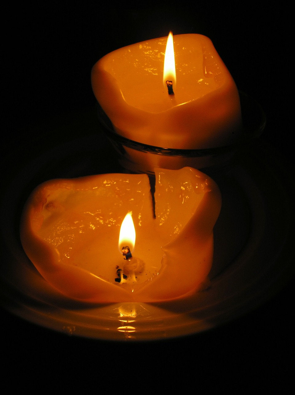 Свечи во сне. Горящая свечка. Горящие свечи. Свеча картинка. Горение свечи.