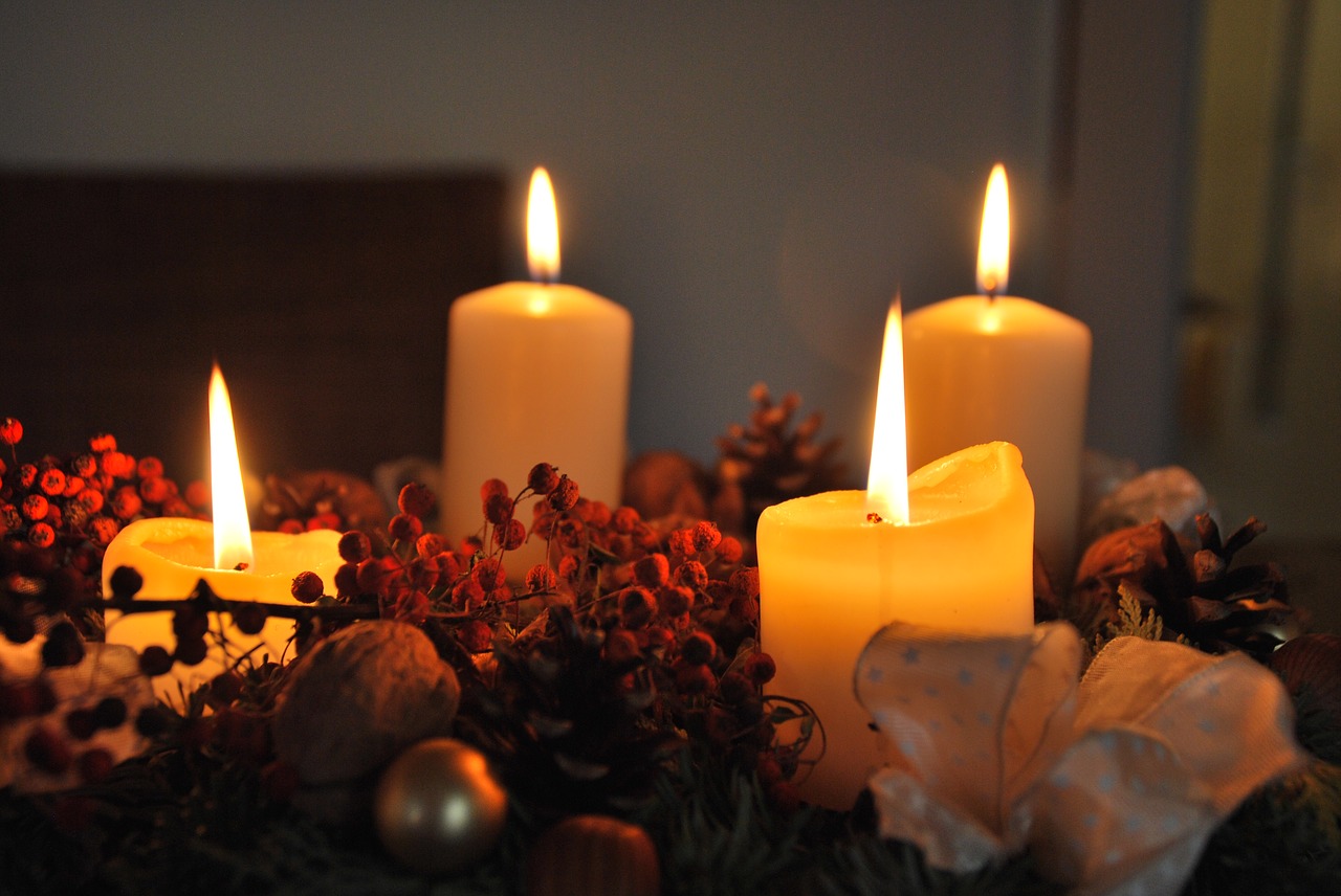 Žvakės, Atvykimo Vainikas, Adventas, Kalėdos, Žvakių Šviesa, Išdėstymas, Raudona, Ketvirta Žvakė, Tradicija, Žibintai