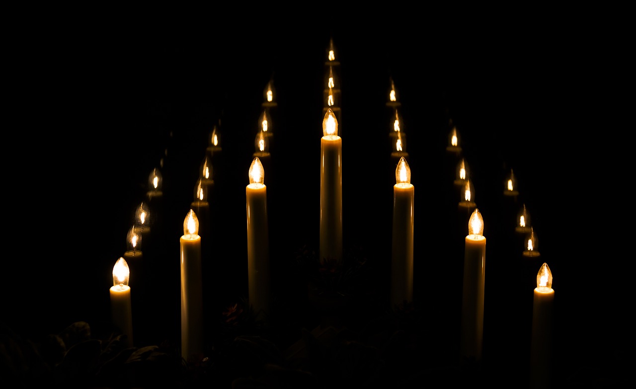 Žvakės, Ornamentas, Kalėdos, Elektrinės Žvakės, Atspindys, Tamsa, Nemokamos Nuotraukos,  Nemokama Licenzija